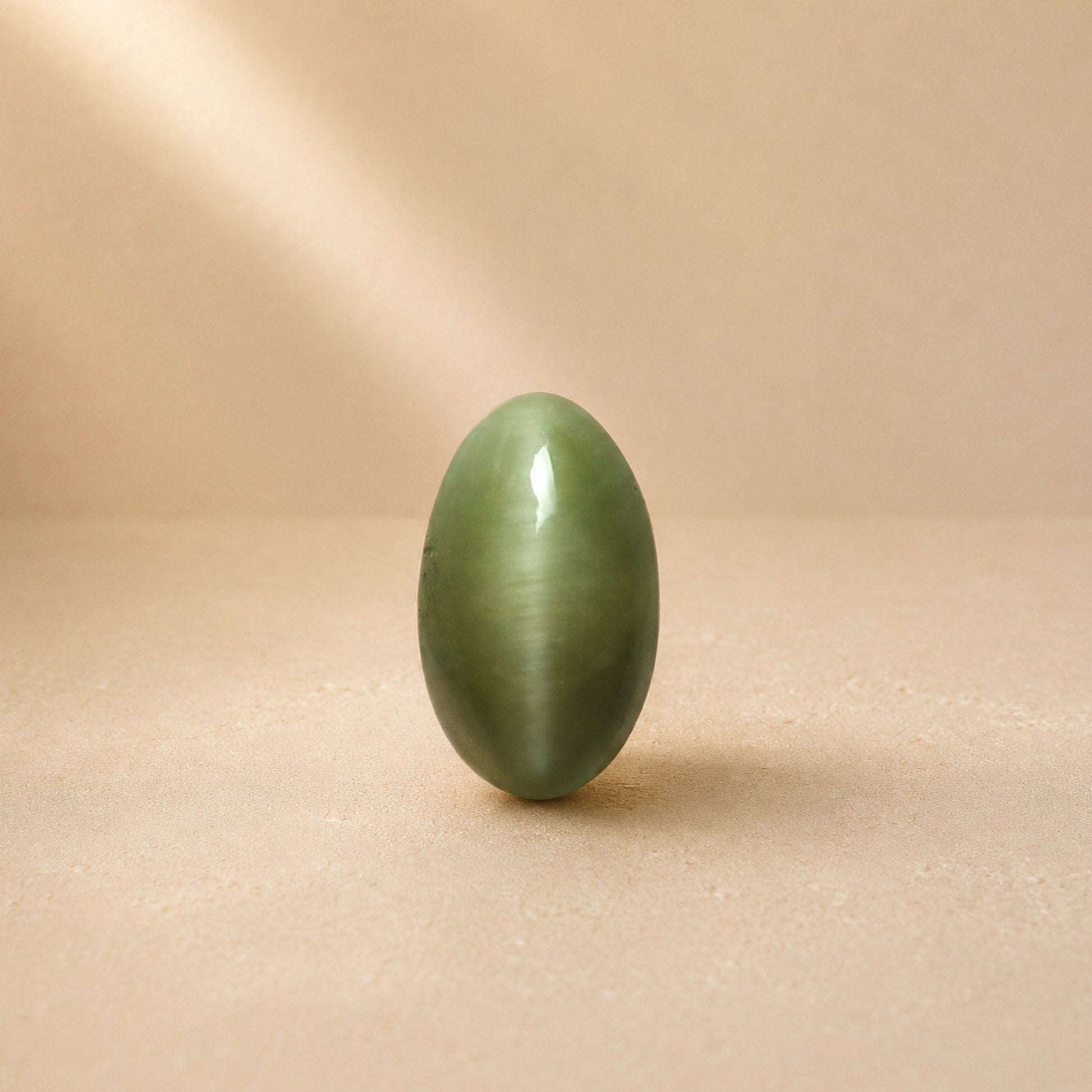 Cats Eye Quartz 8 Carats — Dharmikstone